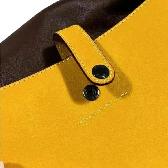 NWOT Coach Saddle 23 Bag Glovetanned Leather Crossbody in Flax Mustard Yellow - Picture 11 of 15